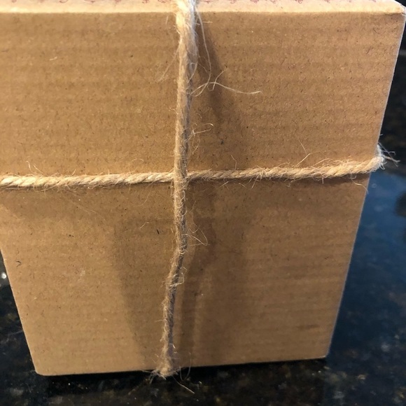 2019 Christmas Tree Ornament, Gift Red & White new in box Rae Dunn - Picture 7 of 9